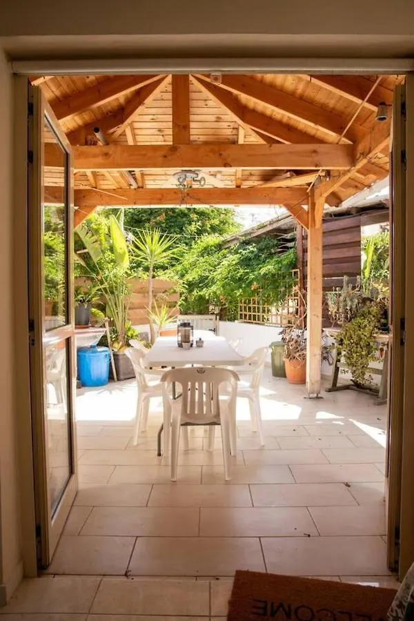Captivating Lake & Oceanview Getaway House Meneou Dom wakacyjny